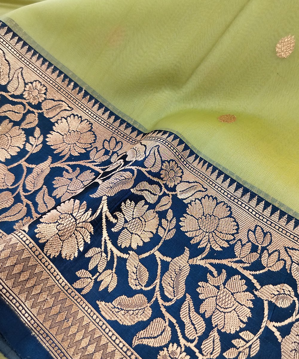 BANARASI HANDLOOM KORA SILK SAREE WITH KATAN BROCADE BORDER AND PALLU - Image 3